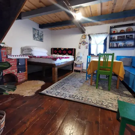 Complex Traditional Casa Din Vale