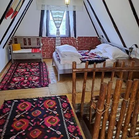 Complex Traditional Casa Din Vale Breb