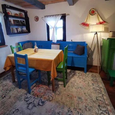 Complex Traditional Casa Din Vale Landhaus Breb