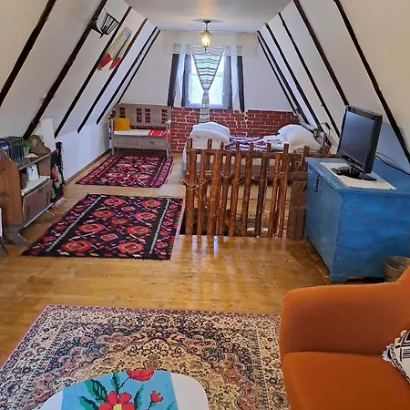 Complex Traditional Casa Din Vale Breb