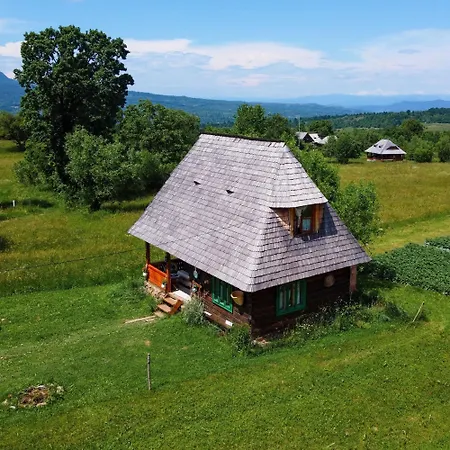 Complex Traditional Casa Din Vale Breb