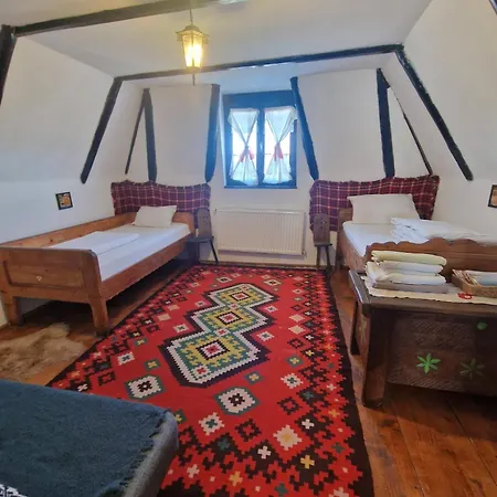 Complex Traditional Casa Din Vale * Breb